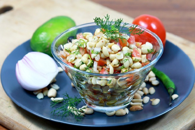 Spicy Peanut Salad